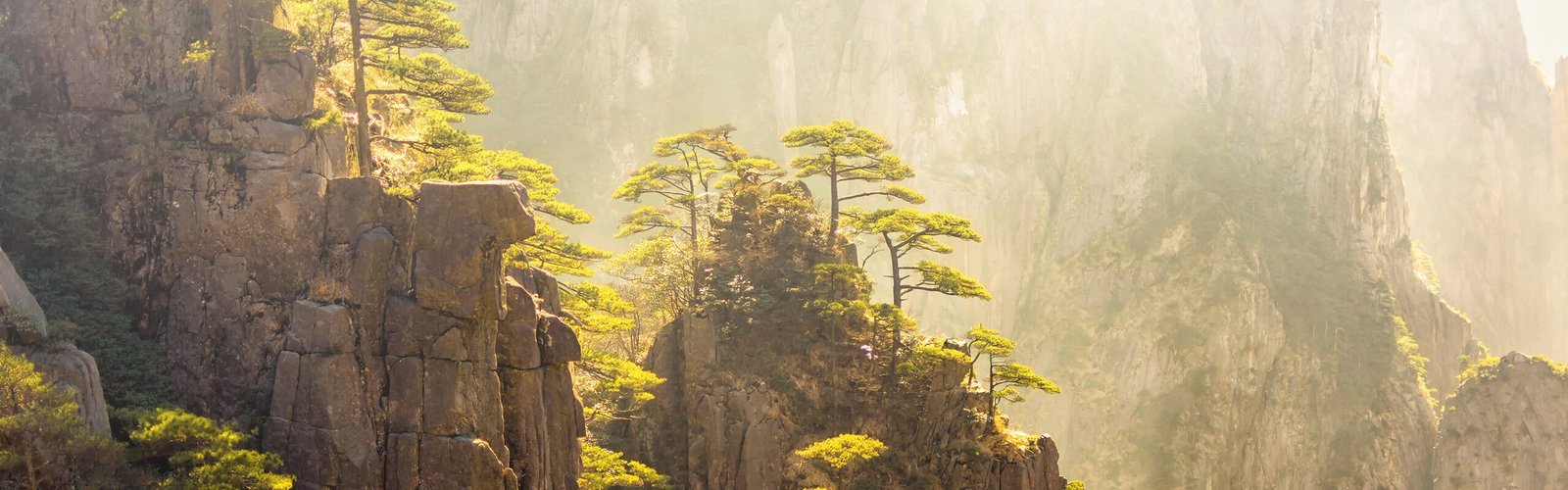 Huangshan Weather in April