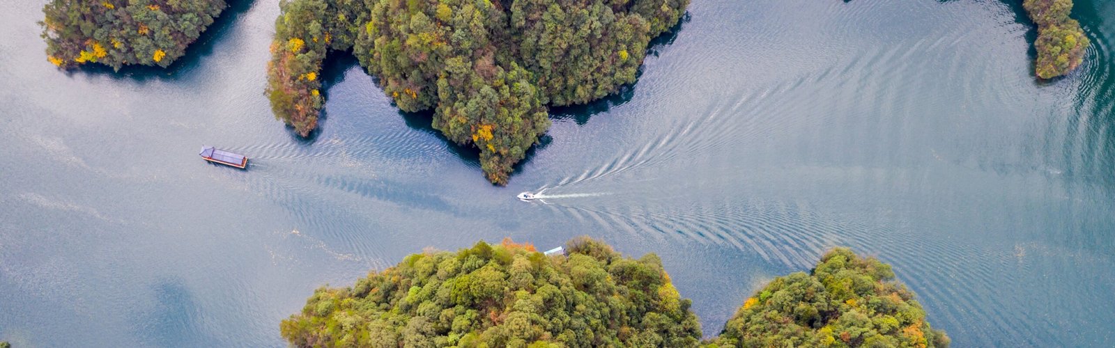 Zhangjiajie Baofeng Lake: Tickets, Routes, and Travel Tips