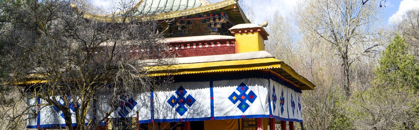 Norbulingka: A Complete Guide to Lhasa's Summer Palace