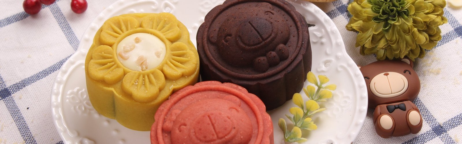 Chinese Mooncakes — Symbols, Flavors, Regional Varieties